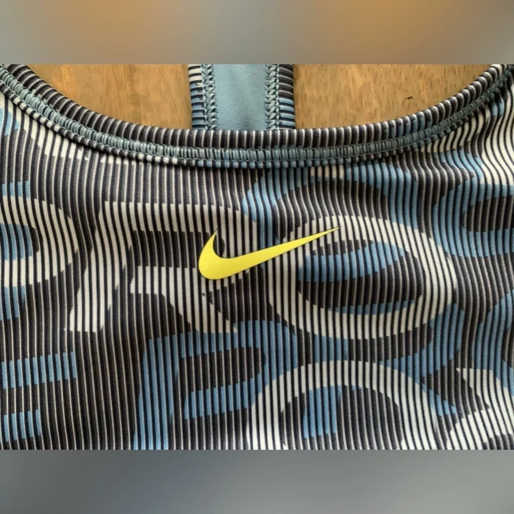 Nike Girl’s Swoosh Bra Reversible
